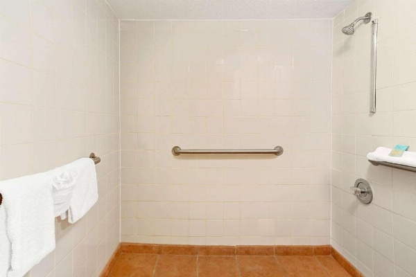 Days Inn by Wyndham Kissimmee West image 10